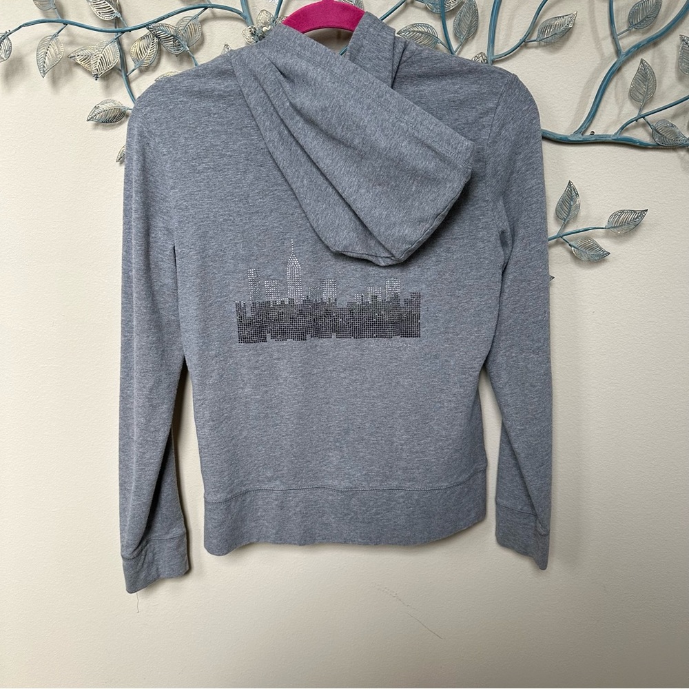❤️New York & Company gray hoodie with NYC skyline on back Small CLEARANCE